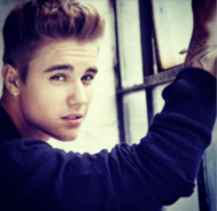 Justin Bieber Liga en Instagram Delante de Selena Gómez