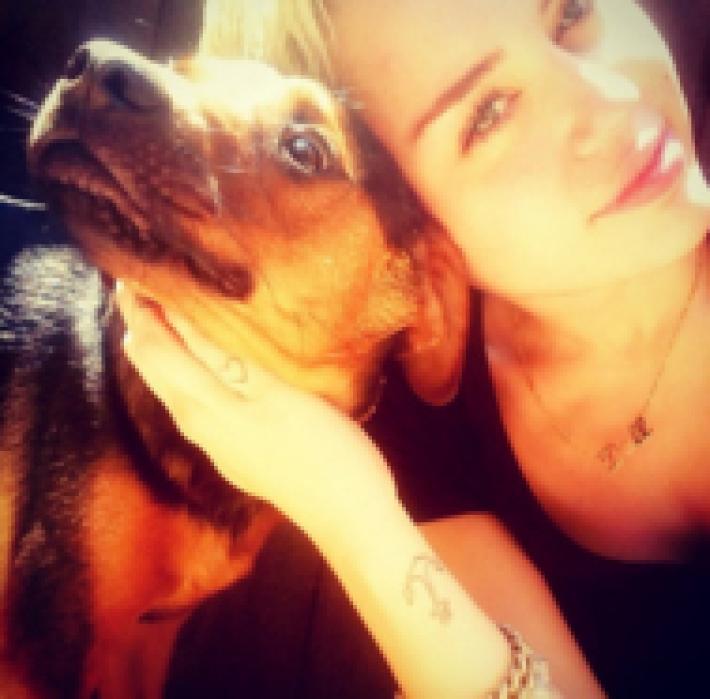 Miley Cyrus:  Reencuentro y Besos Con su ex novio