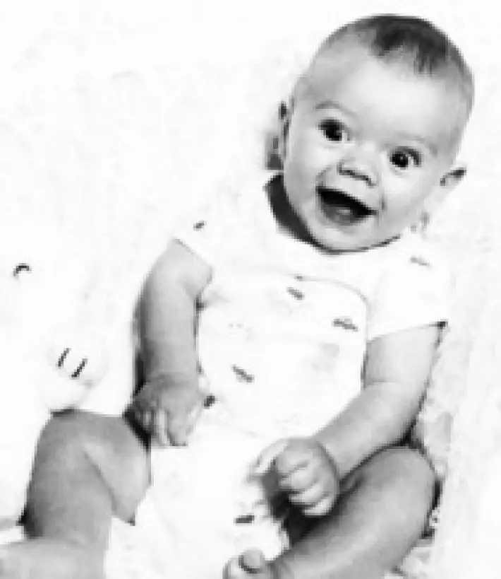 One Direction: Harry Styles le Roba la Novia a Otro