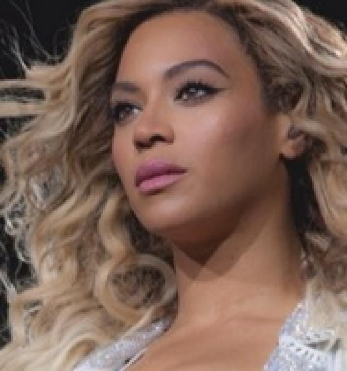 Beyoncé Ataca a su Marido Jay Z en un Concierto