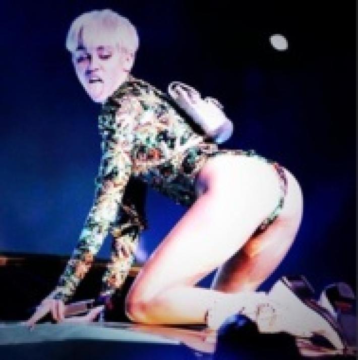 Un Nuevo Hombre en la Cama de Miley Cyrus