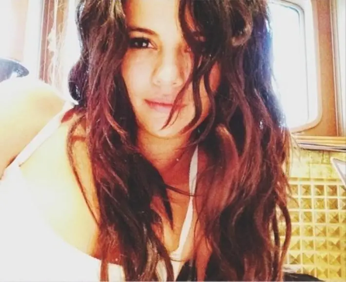 Selena Gómez Desnuda ¿Quién Filtró sus Fotos?
