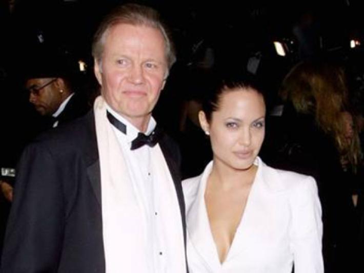 La Boda de Angelina Jolie y Brad Pitt: Secretos Oscuros