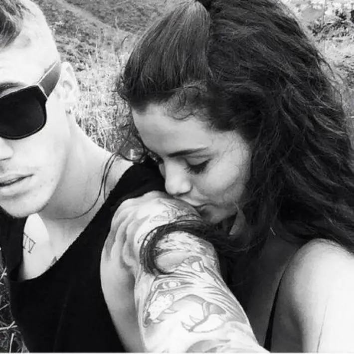 Justin Bieber y Selena Gómez: Los Besos más Romanticos
