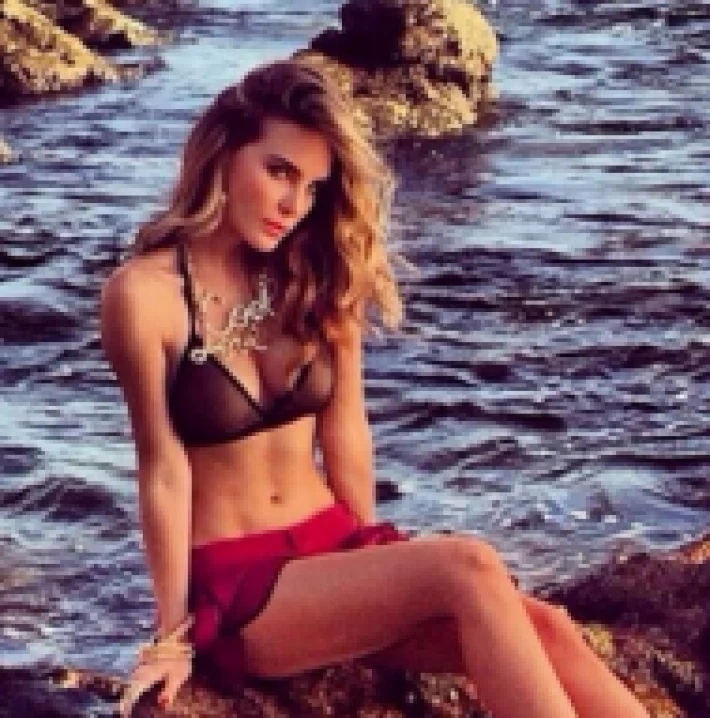 Belinda: ¿Operaciones o Photoshop?