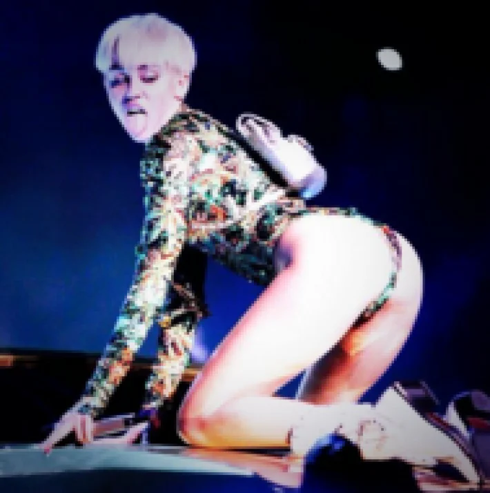 Patrick Schwarzenegger, Novio de Miley Cyrus, Pierde los Nervios en Público