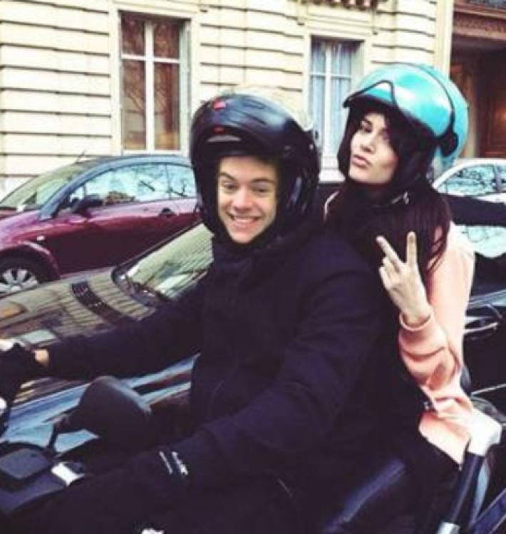 Harry Styles (One Direction) y Kendall Jenner, Sus Mensajes Privados