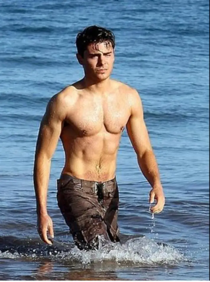 Zac Efron, ¿Nuevo Vigilante de la Playa?