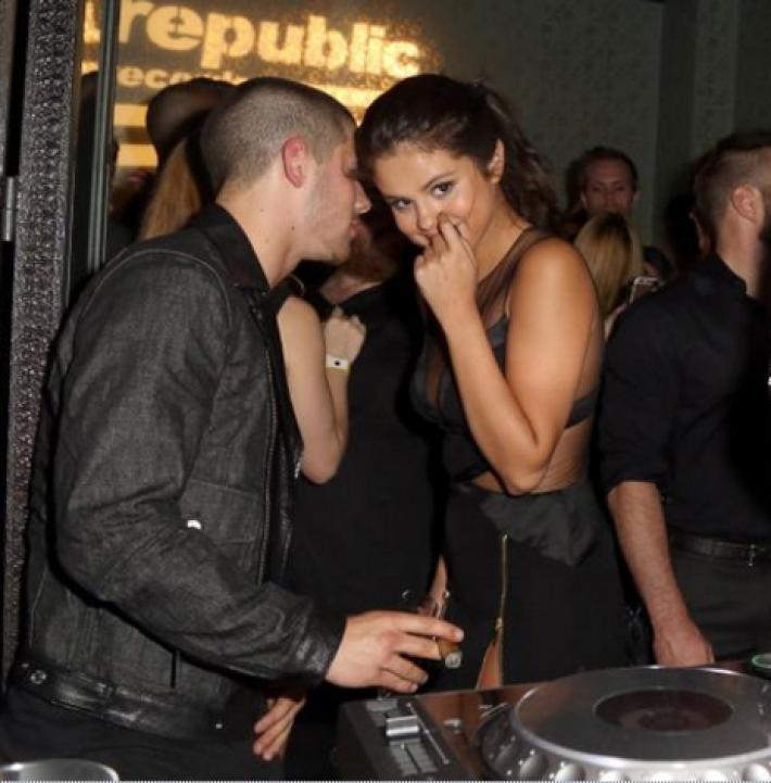 ¿Qué Hay entre Selena Gómez y Nick Jonas, la Pareja de Moda?