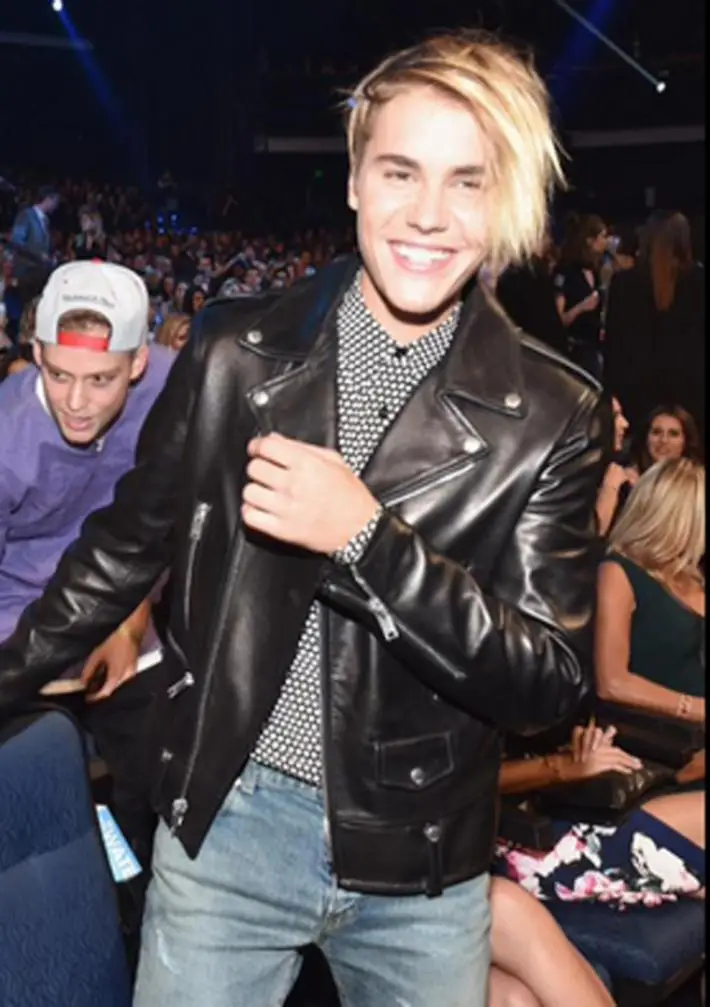 Justin Bieber, Soltero y Listo para Divertirse