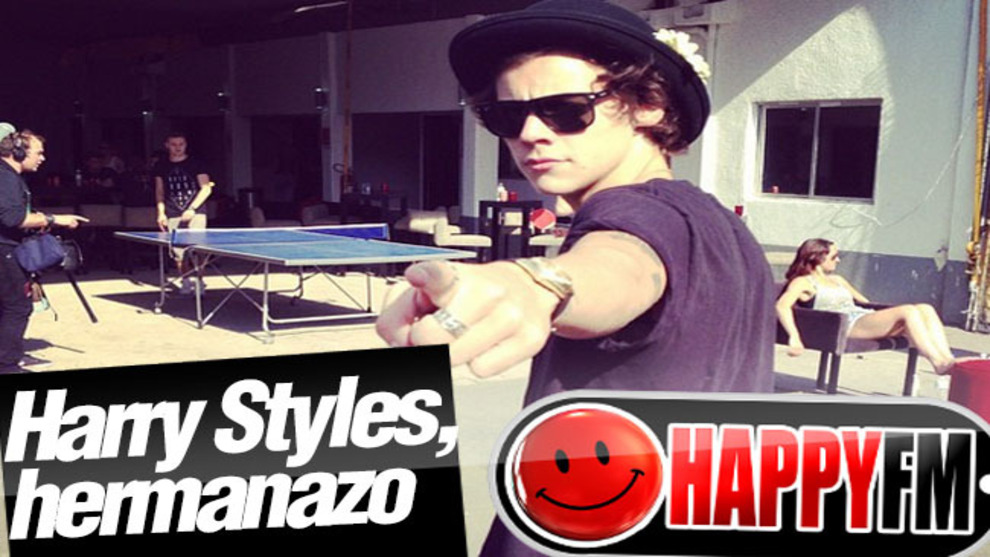 One Direction: Harry Styles, Pendiente de su Hermana Hasta en los Conciertos