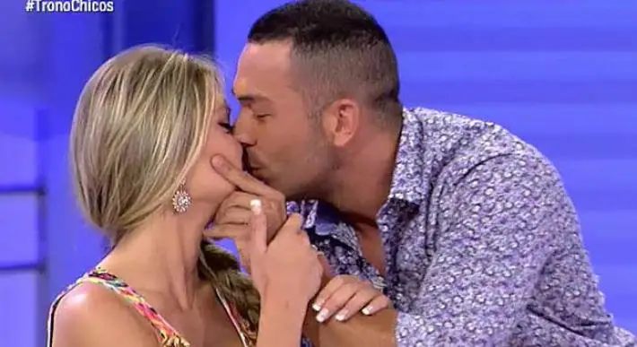 Luisa Kremleva, ex Novia de Alberto Isla, Desnuda en la Portada de la Revista Interviú