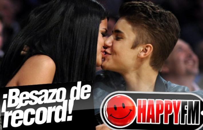 El Beso de Justin Bieber y Selena Gómez Supera a los Corazones de Kendall Jenner