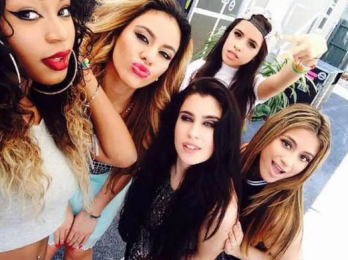 El Descuido de Ally Brooke (Fifth Harmony) en los American Music Awards (AMA’s) 2016