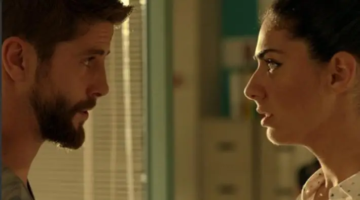 Mar de Plástico: Salva Confiesa su Amor por Sol