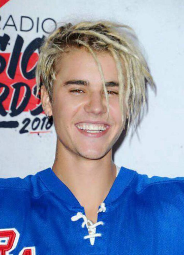 Los Diferentes Cambios de Look de Justin Bieber (Fotos)