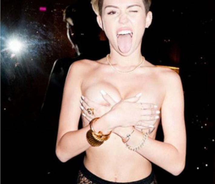 Descubre el significativo nuevo tatuaje de Miley Cyrus