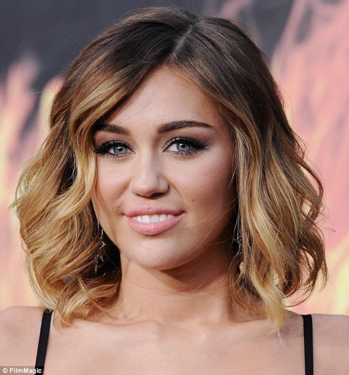 Los Diferentes Cambios de Look de Miley Cyrus, a lo Largo de su Vida