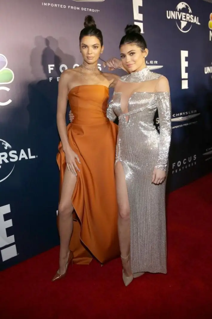 Globos de Oro 2017: Kendall Jenner y Kylie Jenner, Deslumbrantes en la Alfombra Roja