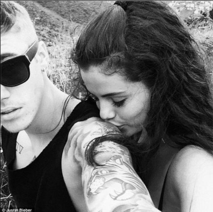 Selena Gómez Espera la Aprobación de Justin Bieber