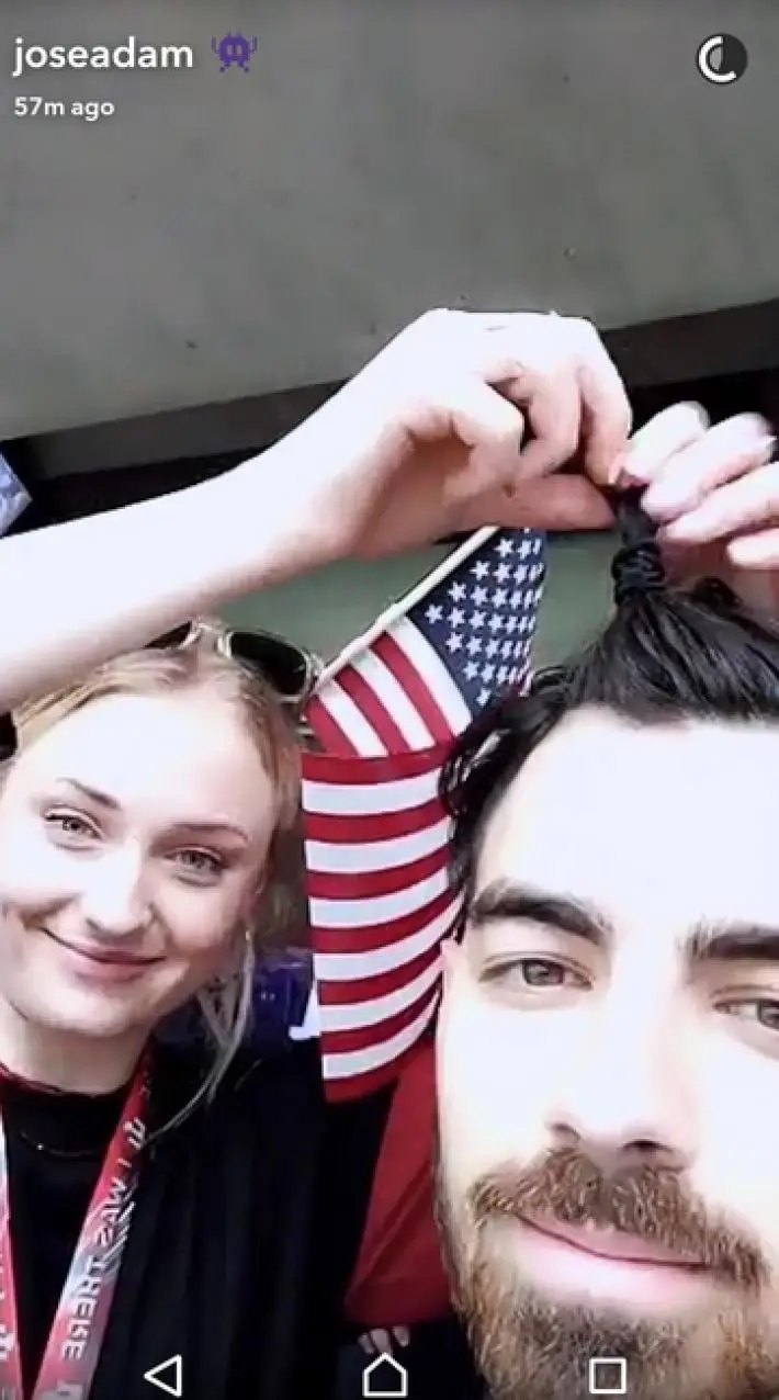 Joe Jonas y Sophie Turner, su Super Bowl más Romántica