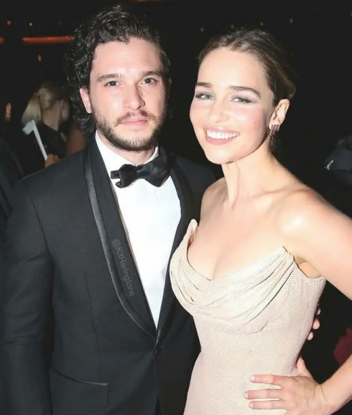 Emilia Clarke y Kit Harington, Juntos Lejos de Juego de Tronos