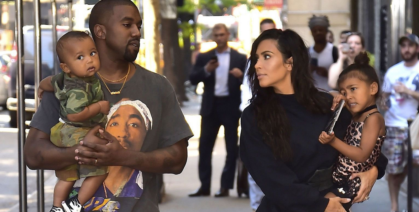 Kim Kardashian se Rinde y Piensa en un Vientre de Alquiler Para Tener a su Tercer Hijo