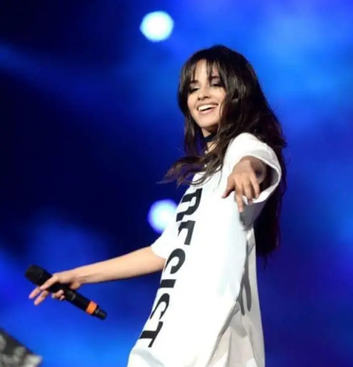 Sia Ayuda a Camila Cabello a Llegar a lo Más Alto con ‘Crying in the Club’