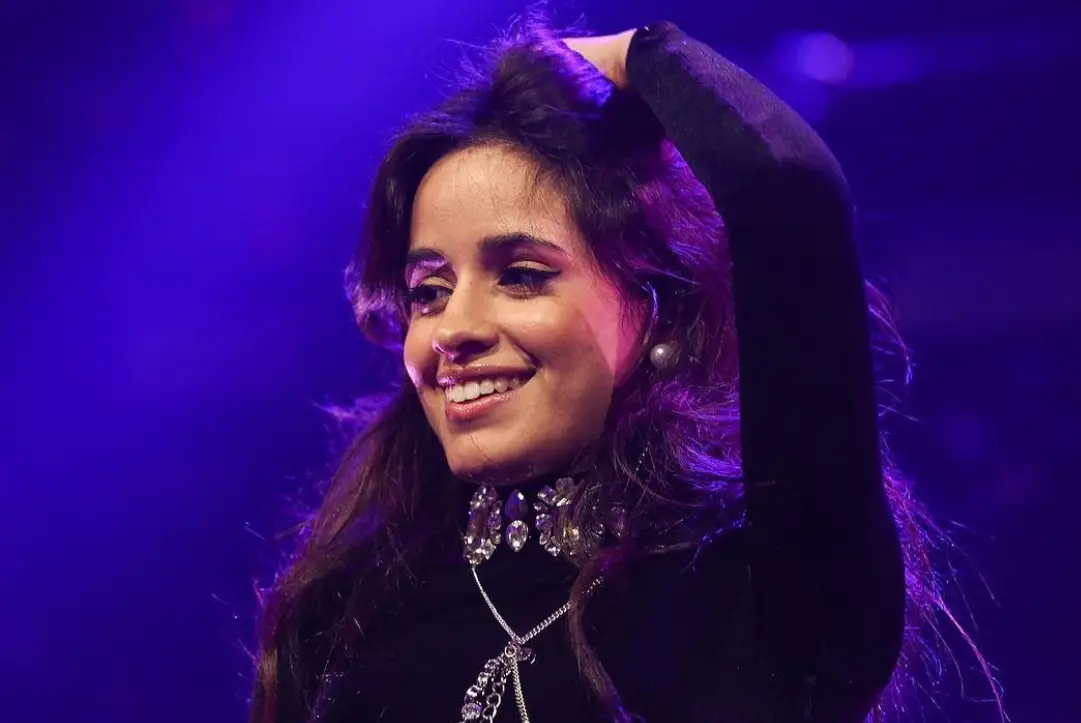 ¿A quién besó Camila Cabello en Nochevieja?