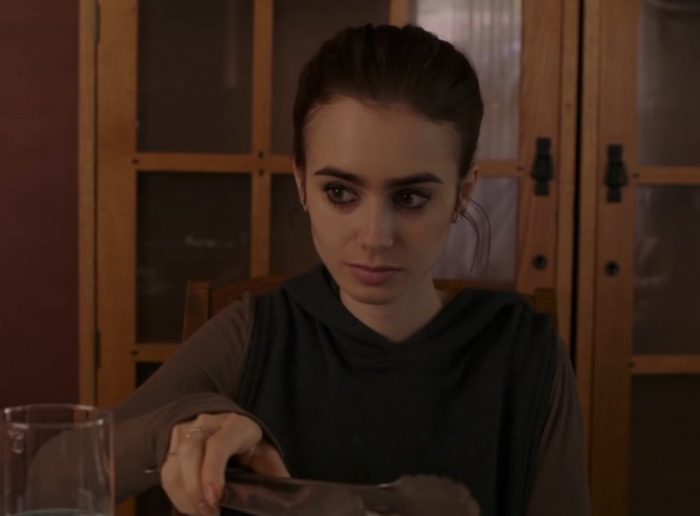 Lily Collins Denuncia la Admiración en la Sociedad por la Extrema Delgadez