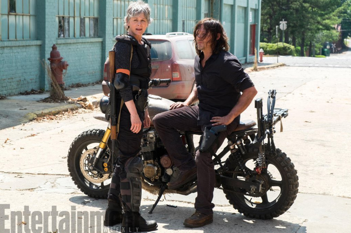 ‘The Walking Dead’: Daryl y Carol Protagonistas de las Primeras Imágenes Promocionales de la Octava Temporada