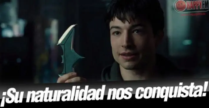 Ezra Miller, Flash en ‘La Liga de la Justicia’, Besa a un Fan en la Comic Con de San Diego