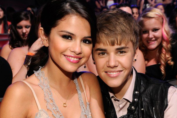 Así celebraron Selena Gomez y Justin Bieber la noche de Fin de Año