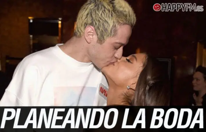 Ariana Grande explica cómo está planeando su boda con Pete Davidson