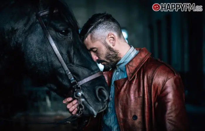 ‘El Continental’: Álex García nos cuenta todo lo que necesitamos saber de Ricardo León