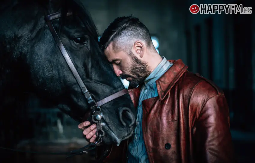 ‘El Continental’: Álex García nos cuenta todo lo que necesitamos saber de Ricardo León