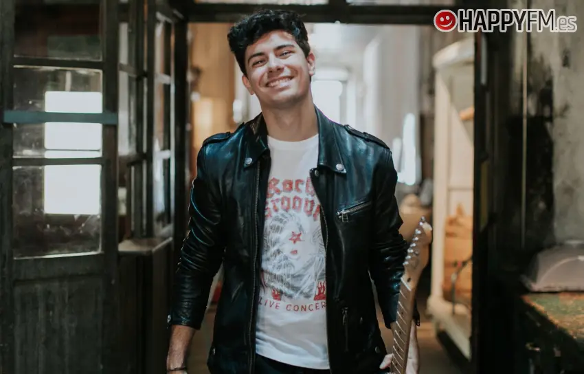 ‘Que nos sigan las luces’ y los éxitos, así ha triunfado la canción de Alfred García