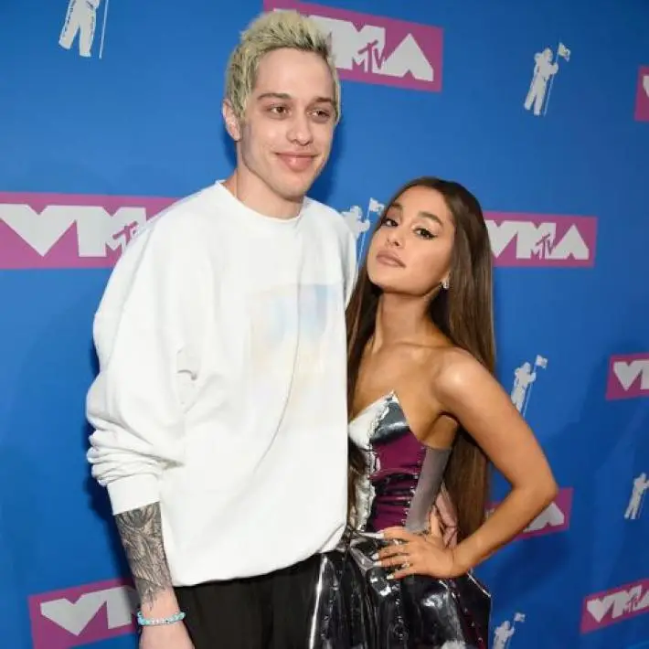 Ariana Grande y Pete Davidson