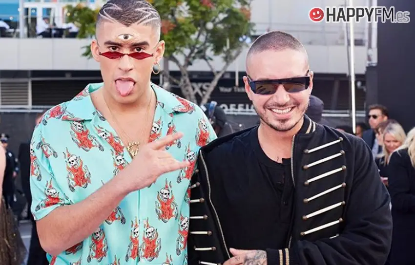 ¿Qué significa el ojo que llevaba Bad Bunny en la frente durante los AMAs 2018?