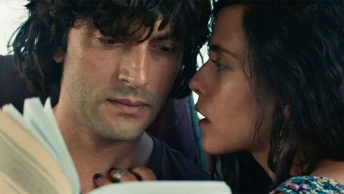 Javier Rey y María León