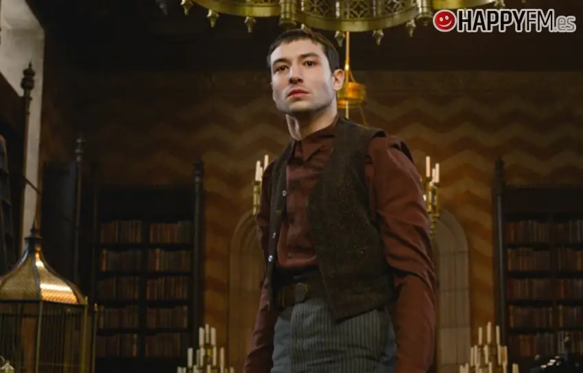 Ezra Miller sí cree y confía en J.K. Rowling y pide lo mismo a los fans