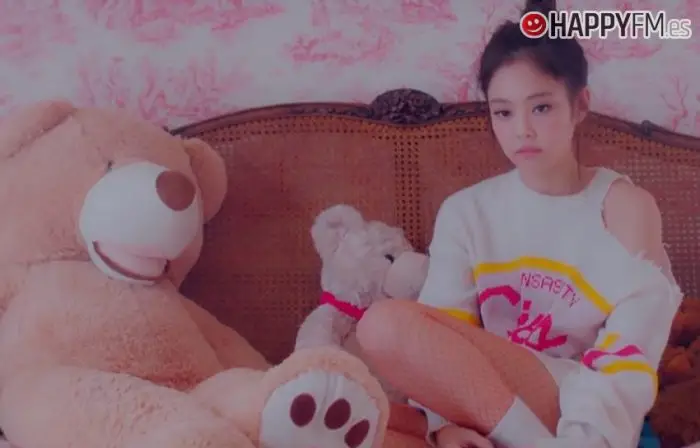 Jennie (BLACKPINK) publica ‘SOLO’, su primer single en solitario