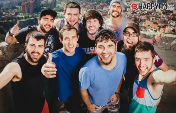 ‘Una Lluna a l’Aigua’, de Txarango: letra y vídeo