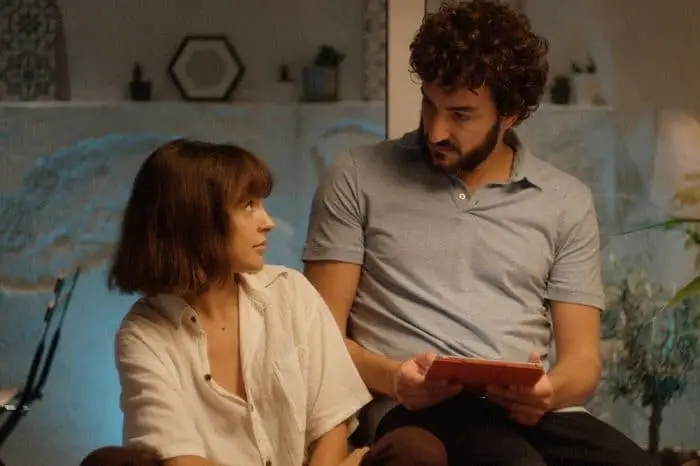 'Gente hablando' - Verónica Echegui y Miki Esparbé