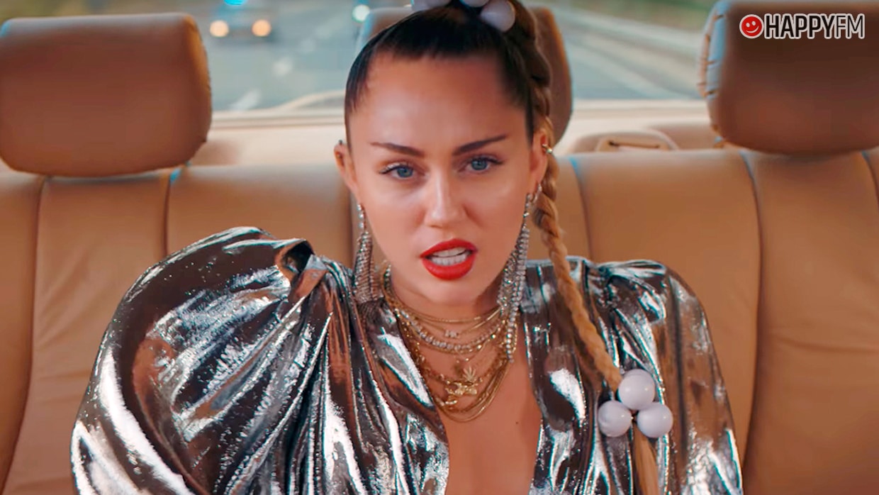 Miley Cyrus niega estar embarazada de una forma que ni imaginas