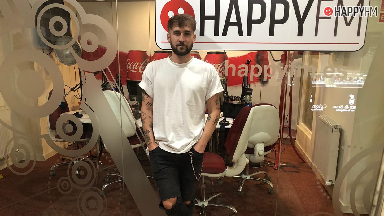 Dani Fernández en Happy FM: “Pasé un momento emocional complicado pero la música me sirvió de terapia”
