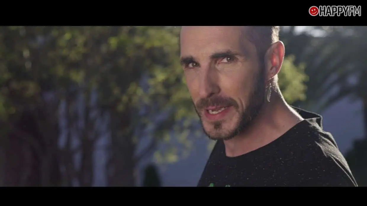 ‘Escápate conmigo’, de Maki y Abraham Fajardo: letra y vídeo