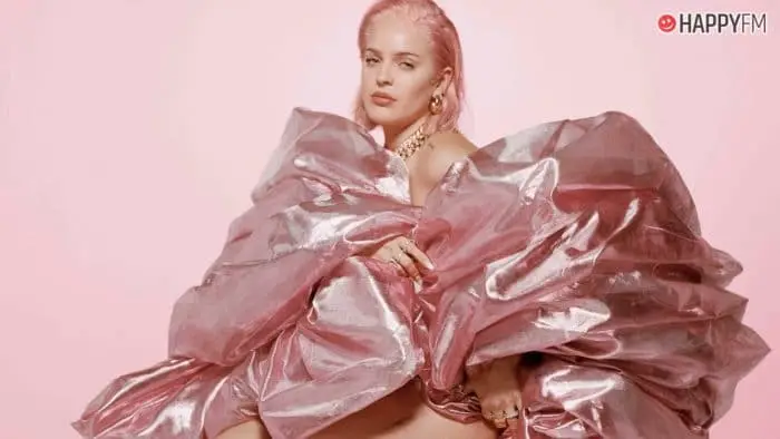 ‘Birthday’, de Anne-Marie: letra (en español) y vídeo