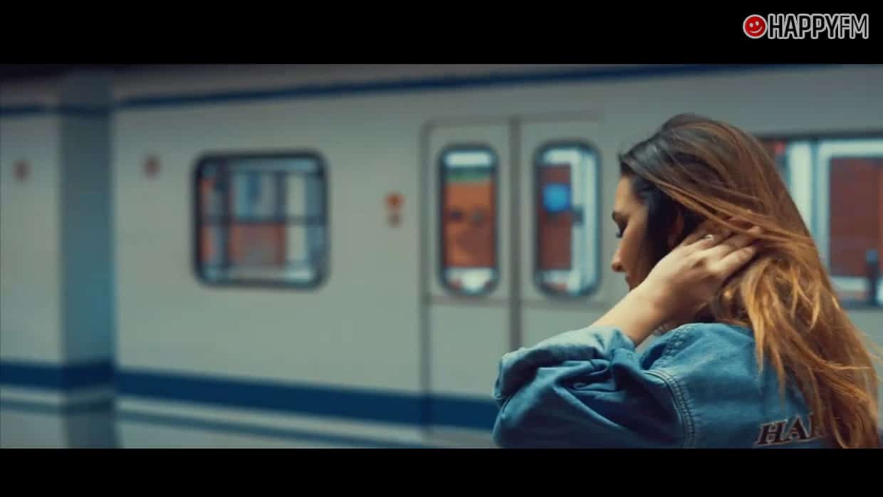 ‘Hoy en el metro’, de Marta Soto: letra y vídeo