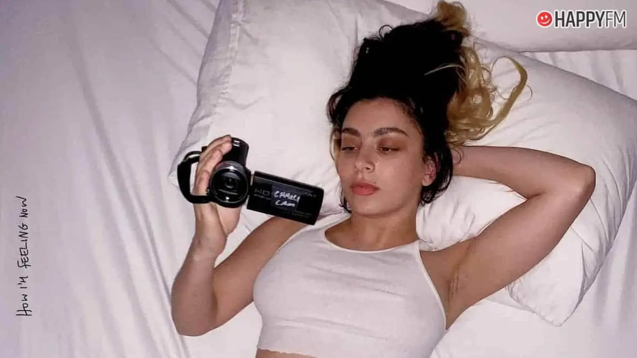 Charli XCX lanza nuevo disco, Sia presenta ‘Together’ y Hayley Williams debuta con su primer álbum en solitario